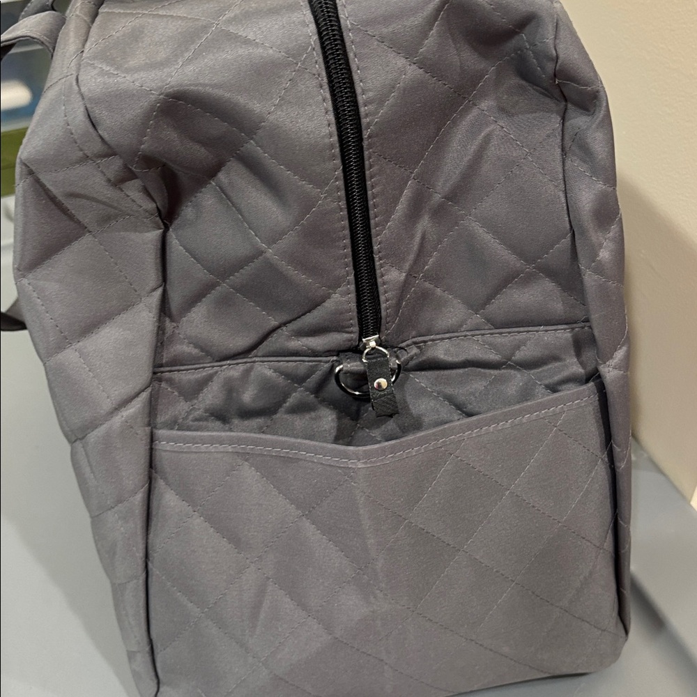 Elegant Gray Quilted Tote Bag brand new - Picture 2 of 3